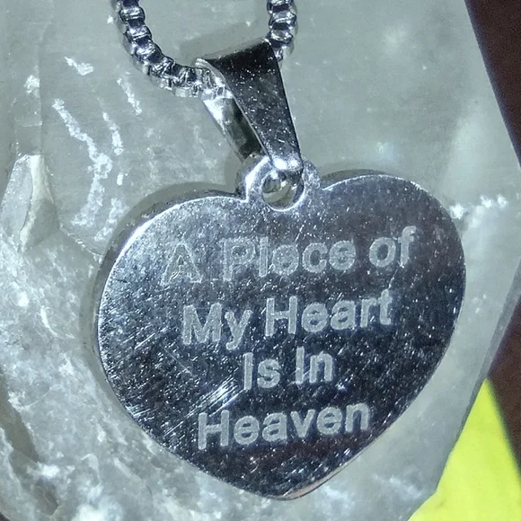"A piece of my heart is in heaven" Necklace - Picture 4 of 12